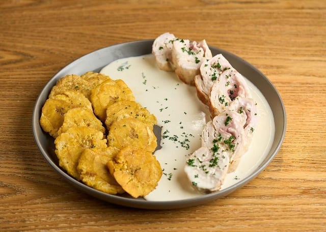 Pechuga Cordon Bleu / Chicken Cordon Bleu.